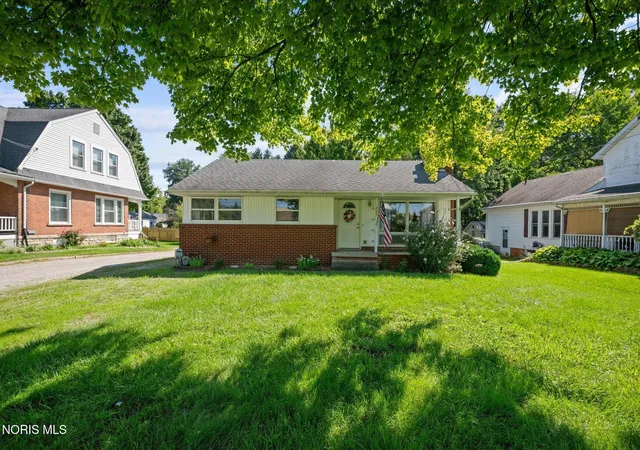 Photo 3 of Single family home for sale at 207 S Damascus St, Liberty Center, OH 43532 | MLS# 10013165 | Listing updated on 2026-09-16