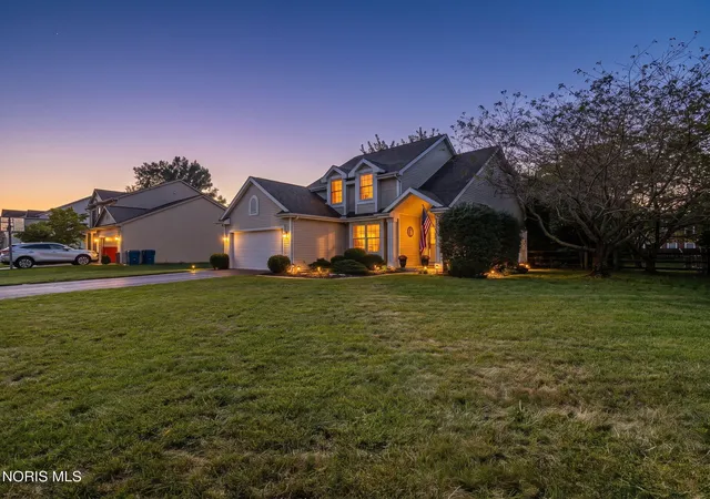 Photo 2 of Single family home for sale at 7825 Hawkins Ct, Sylvania, OH 43560 | MLS# 10013054 | Listing updated on 2026-09-14