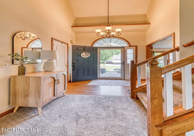 Photo 3 of Single family home for sale at 7825 Hawkins Ct, Sylvania, OH 43560 | MLS# 10013054 | Listing updated on 2026-09-14