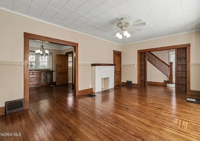 Photo 2 of Single family home for sale at 1414 Rollins Rd, Toledo, OH 43612 | MLS# 10013050 | Listing updated on 2026-09-12