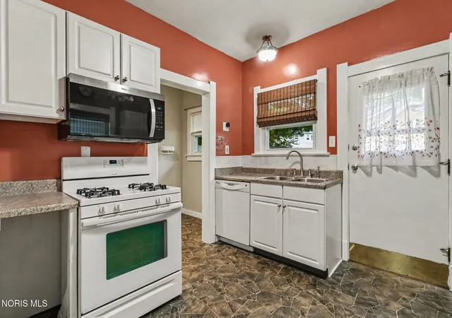 Photo 4 of Single family home for sale at 1414 Rollins Rd, Toledo, OH 43612 | MLS# 10013050 | Listing updated on 2026-09-12