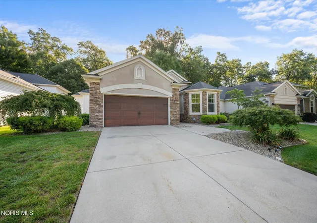 Photo 2 of Single family home for sale at 1738 Deer Trl Dr, Toledo, OH 43615 | MLS# 10013201 | Listing updated on 2026-09-13