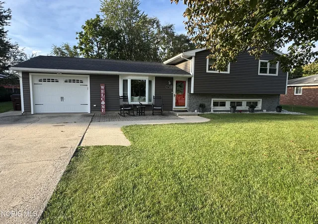 Photo 1 of Sale Pending at 1768 Elmwood Dr, Defiance, OH 43512 | MLS# 10013126 | Listing updated on 2026-10-02