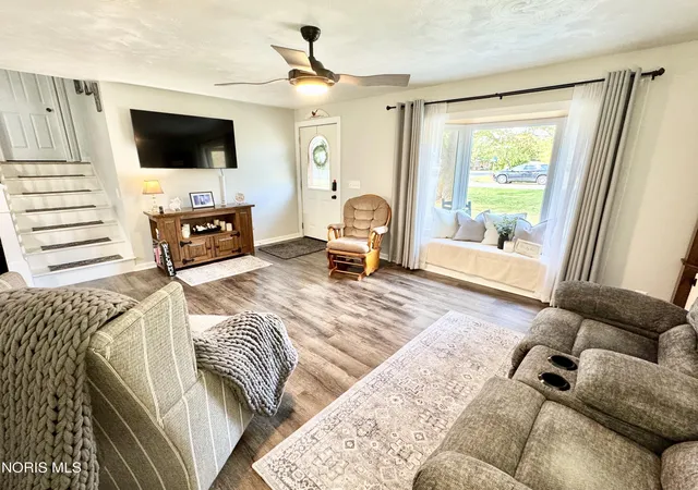 Photo 4 of Sale Pending at 1768 Elmwood Dr, Defiance, OH 43512 | MLS# 10013126 | Listing updated on 2026-10-02