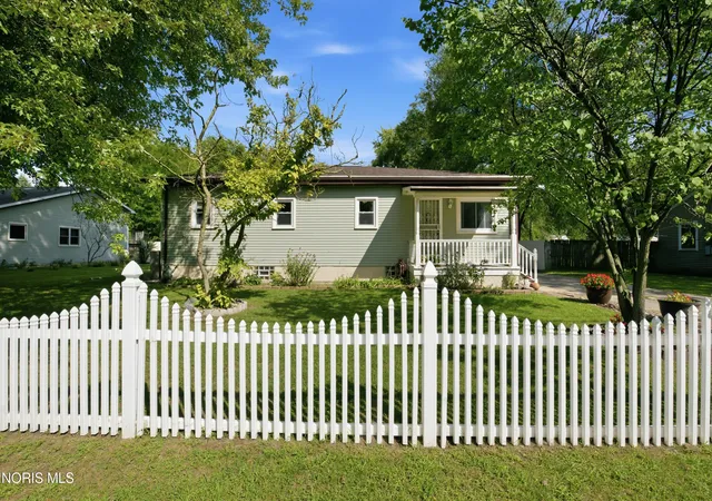 Photo 1 of Single family home for sale at 5732 Roan Rd, Sylvania, OH 43560 | MLS# 10013128 | Listing updated on 2026-10-07