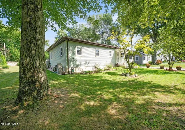 Photo 3 of Single family home for sale at 5732 Roan Rd, Sylvania, OH 43560 | MLS# 10013128 | Listing updated on 2026-10-07
