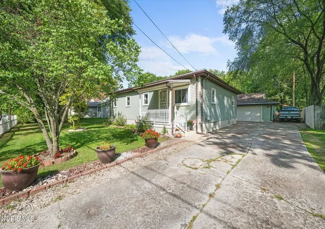 Photo 3 of Single family home for sale at 5732 Roan Rd, Sylvania, OH 43560 | MLS# 10013128 | Listing updated on 2026-10-12