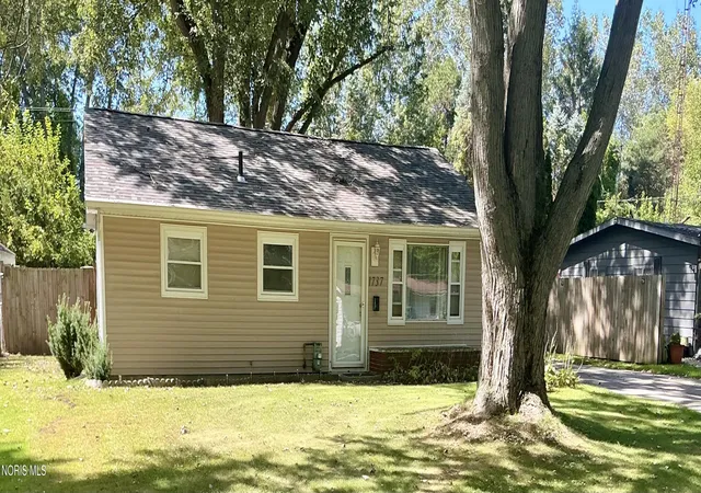 Photo 1 of Single family home for sale at 1737 Birdie Dr, Toledo, OH 43615 | MLS# 10013388 | Listing updated on 2026-10-09