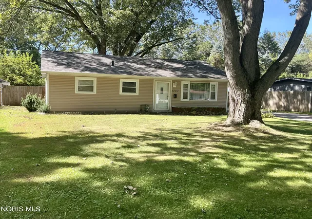 Photo 2 of Single family home for sale at 1737 Birdie Dr, Toledo, OH 43615 | MLS# 10013388 | Listing updated on 2026-10-09