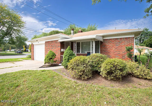 Photo 2 of Single family home for sale at 3464 Radisson Ave, Toledo, OH 43614 | MLS# 10013110 | Listing updated on 2026-09-11