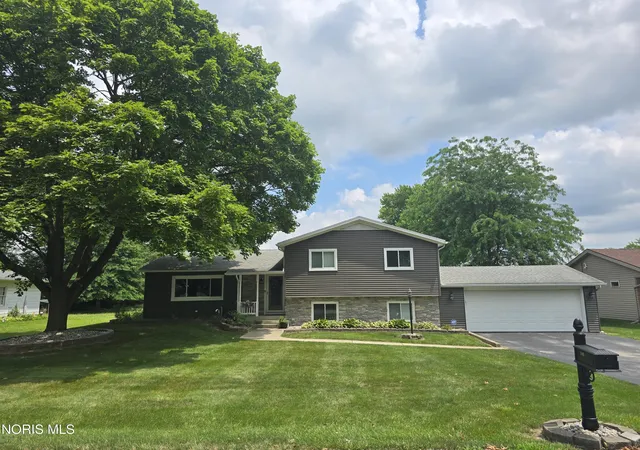 Single family home for sale at 145 Gibson Ct, Tiffin, OH 44883 | MLS# 10013070