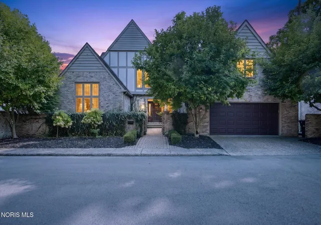 Photo 2 of Single family home for sale at 22 Exmoor, Ottawa Hills, OH 43615 | MLS# 10013516 | Listing updated on 2026-09-28