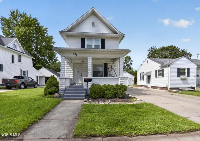 Photo 2 of Single family home for sale at 437 Marshall St, Wauseon, OH 43567 | MLS# 10013073 | Listing updated on 2026-10-02