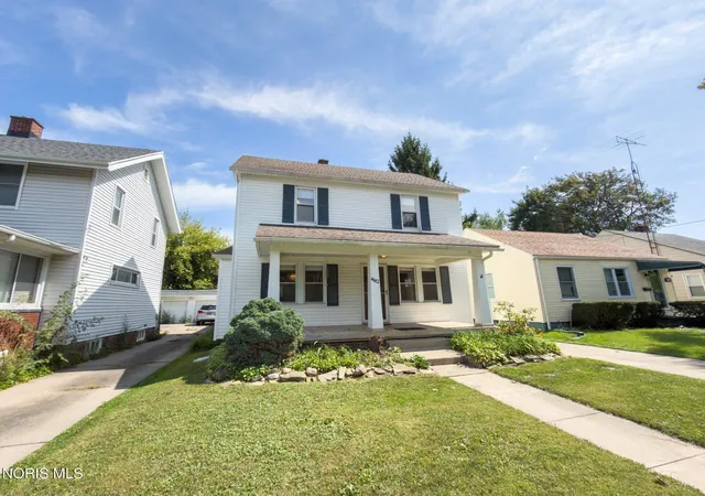 Photo 2 of Single family home for sale at 4612 Burnham Ave, Toledo, OH 43612 | MLS# 10013072 | Listing updated on 2026-09-13
