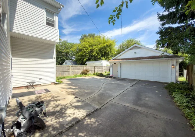 Photo 3 of Single family home for sale at 4612 Burnham Ave, Toledo, OH 43612 | MLS# 10013072 | Listing updated on 2026-09-13