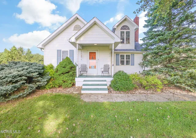 Photo 2 of Single family home for sale at 13040 Perry Rd, Grand Rapids, OH 43522 | MLS# 10013293 | Listing updated on 2026-09-30