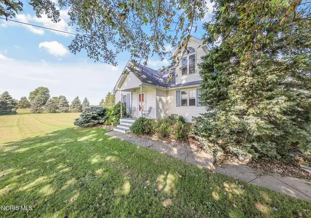 Photo 3 of Single family home for sale at 13040 Perry Rd, Grand Rapids, OH 43522 | MLS# 10013293 | Listing updated on 2026-09-30