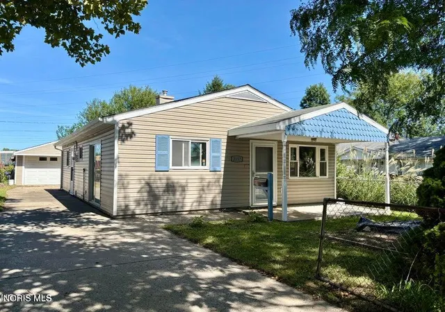 Photo 2 of Single family home for sale at 2157 Nevada St, Toledo, OH 43605 | MLS# 10013166 | Listing updated on 2026-10-02