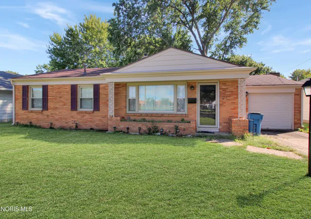 Photo 1 of Single family home for sale at 611 Alice St, Port Clinton, OH 43452 | MLS# 10013088 | Listing updated on 2026-09-08