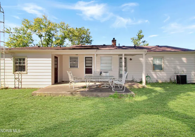 Photo 4 of Single family home for sale at 611 Alice St, Port Clinton, OH 43452 | MLS# 10013088 | Listing updated on 2026-09-08
