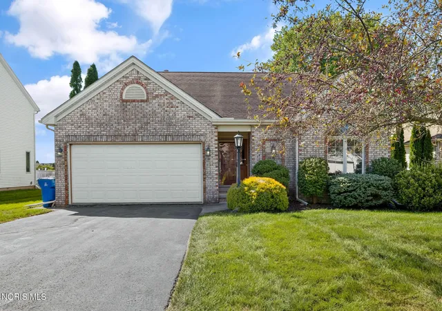 Photo 1 of Single family home for sale at 7235 Twin Lakes Rd, Perrysburg, OH 43551 | MLS# 10013171 | Listing updated on 2026-09-29