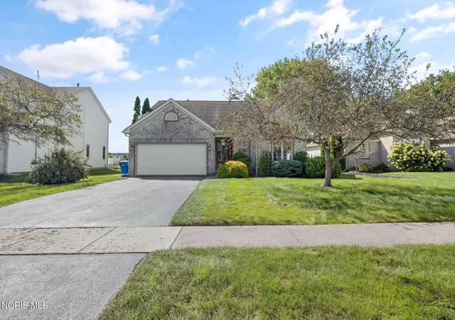 Photo 2 of Single family home for sale at 7235 Twin Lakes Rd, Perrysburg, OH 43551 | MLS# 10013171 | Listing updated on 2026-09-29