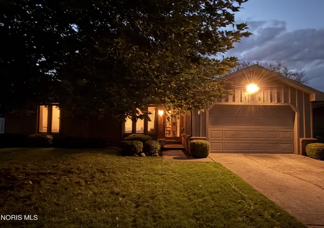 Single family home for sale at 108 Homestead Dr, Rossford, OH 43460 | MLS# 10013195