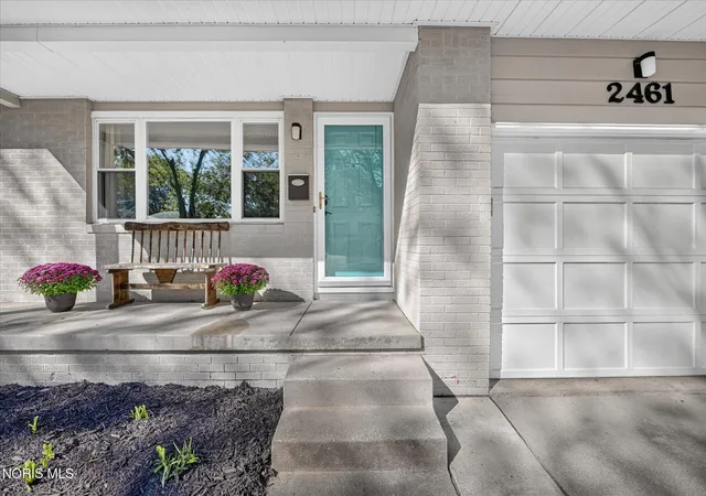 Photo 2 of Single family home for sale at 2461 Orchard Hills Blvd, Toledo, OH 43615 | MLS# 10013918 | Listing updated on 2026-10-15