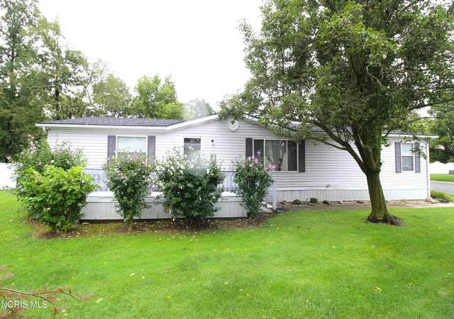 Photo 1 of Manufactured home for sale at 715 S Holland Sylvania Rd #19, Toledo, OH 43615 | MLS# 10013113 | Listing updated on 2026-09-08