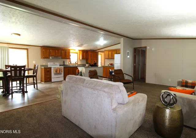 Photo 2 of Manufactured home for sale at 715 S Holland Sylvania Rd #19, Toledo, OH 43615 | MLS# 10013113 | Listing updated on 2026-09-08