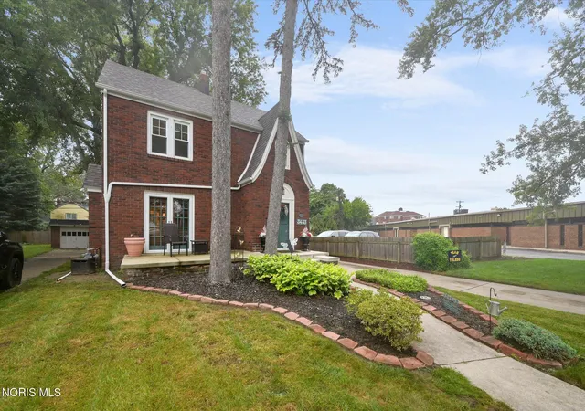Photo 2 of Single family home for sale at 3433 Aldringham Rd, Toledo, OH 43606 | MLS# 10013218 | Listing updated on 2026-09-21