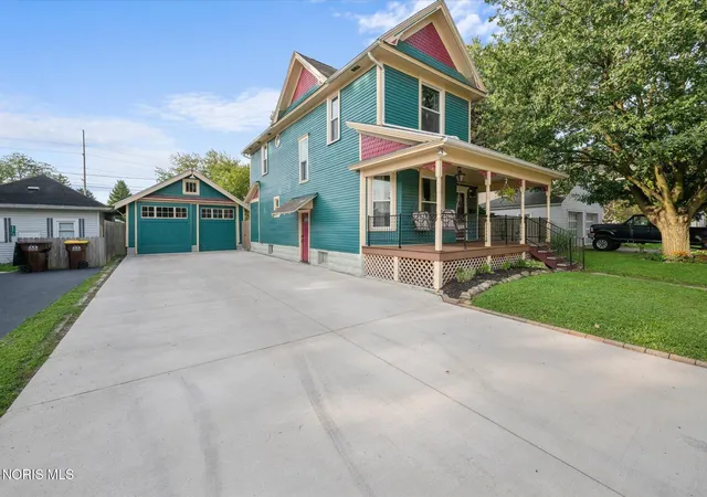 Photo 2 of Single family home for sale at 404 Maplewood Ave, Delta, OH 43515 | MLS# 10013212 | Listing updated on 2026-09-14