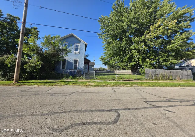 Photo 1 of Single family home for sale at 520 Jervis St, Toledo, OH 43609 | MLS# 10013109 | Listing updated on 2026-09-08