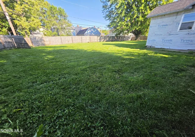 Photo 3 of Single family home for sale at 520 Jervis St, Toledo, OH 43609 | MLS# 10013109 | Listing updated on 2026-09-08