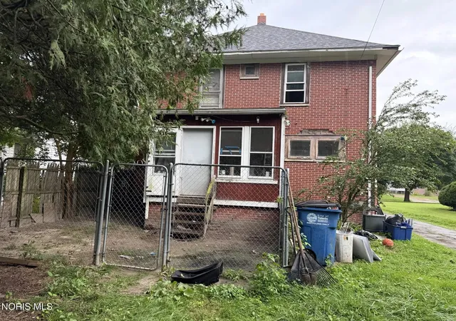 Photo 3 of Single family home for sale at 3930 Lockwood Ave, Toledo, OH 43612 | MLS# 10013108 | Listing updated on 2026-09-12