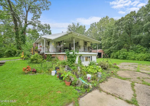 Photo 3 of Single family home for sale at 8512 Manci Dr, Sylvania, OH 43560 | MLS# 10013209 | Listing updated on 2026-10-01