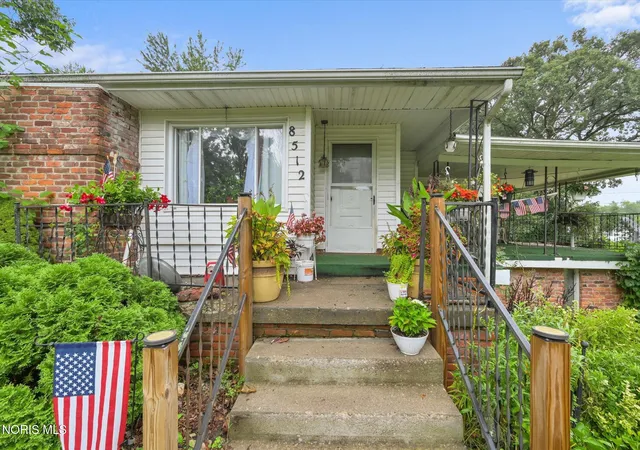 Photo 4 of Single family home for sale at 8512 Manci Dr, Sylvania, OH 43560 | MLS# 10013209 | Listing updated on 2026-10-01