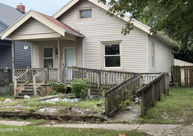 Photo 2 of Single family home for sale at 1956 Idaho St, Toledo, OH 43605 | MLS# 10013334 | Listing updated on 2026-09-11