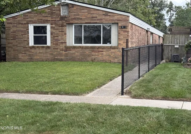 Photo 2 of Multi family home for sale at 1532 Liberty St, Toledo, OH 43605 | MLS# 10013333 | Listing updated on 2026-09-11