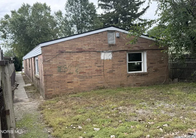 Photo 3 of House for sale at 1532 Liberty St, Toledo, OH 43605 | MLS# 10013333 | Listing updated on 2026-09-11