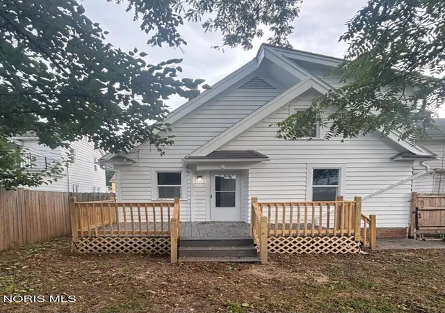 Photo 3 of Single family home for sale at 1260 Craigwood Rd, Toledo, OH 43612 | MLS# 10013127 | Listing updated on 2026-09-09