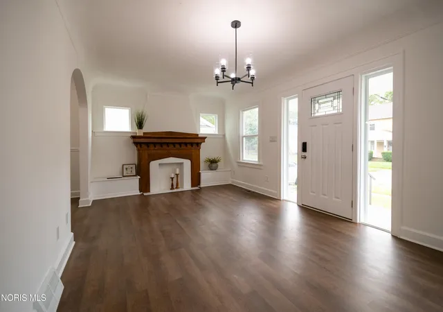 Photo 3 of Single family home for sale at 1260 Craigwood Rd, Toledo, OH 43612 | MLS# 10013127 | Listing updated on 2026-09-09