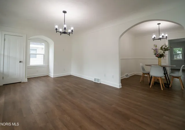 Photo 4 of Single family home for sale at 1260 Craigwood Rd, Toledo, OH 43612 | MLS# 10013127 | Listing updated on 2026-09-09