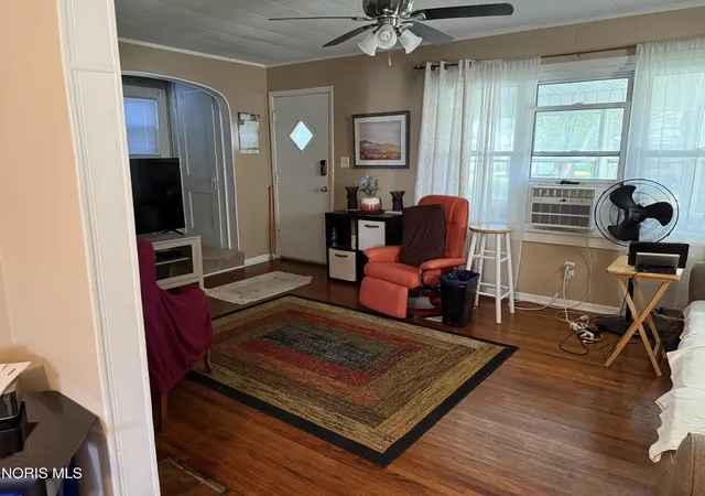 Photo 2 of Sale Pending at 1955 Kelsey Ave, Toledo, OH 43605 | MLS# 10013160 | Listing updated on 2026-10-24