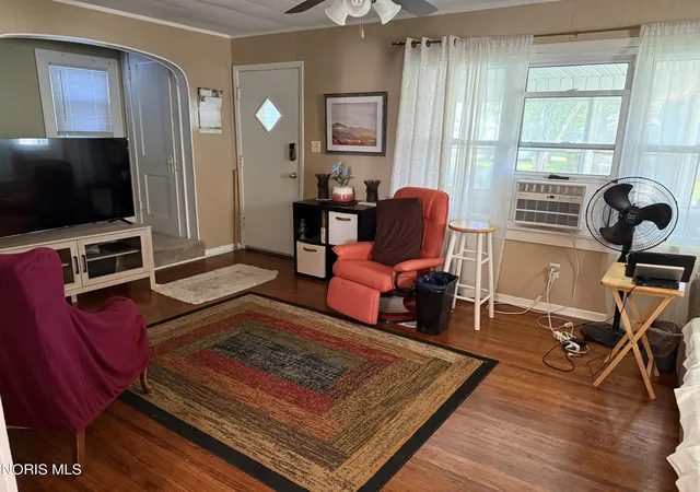 Photo 3 of Sale Pending at 1955 Kelsey Ave, Toledo, OH 43605 | MLS# 10013160 | Listing updated on 2026-10-24