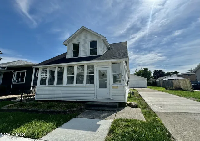 Photo 1 of Single family home for sale at 2918 113th Street, Toledo, OH 43611 | MLS# 10013156 | Listing updated on 2026-10-03