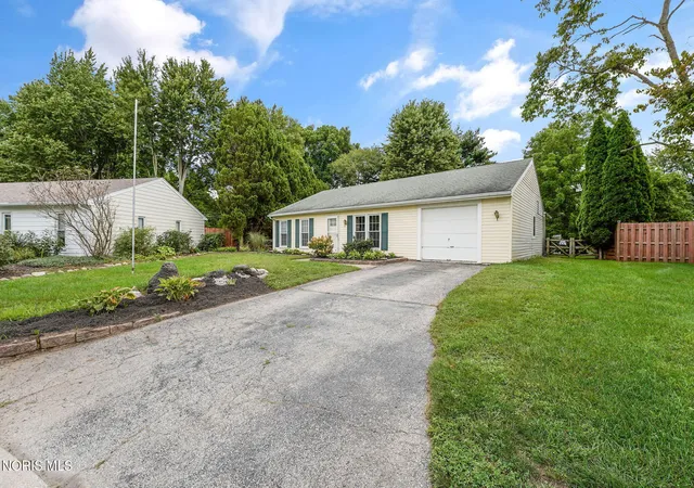 Photo 3 of Single family home for sale at 6735 Pelton Dr, Whitehouse, OH 43571 | MLS# 10013184 | Listing updated on 2026-10-05