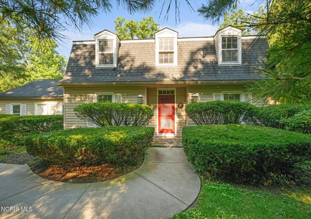 Photo 2 of Single family home for sale at 42 Back Bay Rd, Bowling Green, OH 43402 | MLS# 10013272 | Listing updated on 2026-09-27