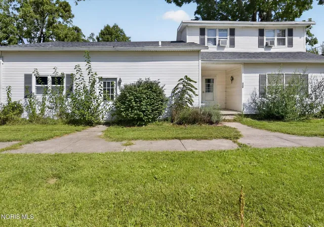 Single family home for sale at 322 Lightner St, Bradner, OH 43406 | MLS# 10013200