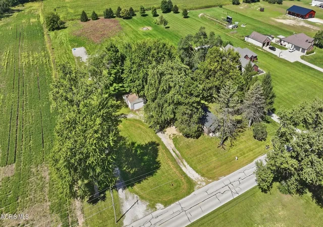 Photo 2 of Single family home for sale at 6531 County Rd 2, Swanton, OH 43558 | MLS# 10013173 | Listing updated on 2026-10-05